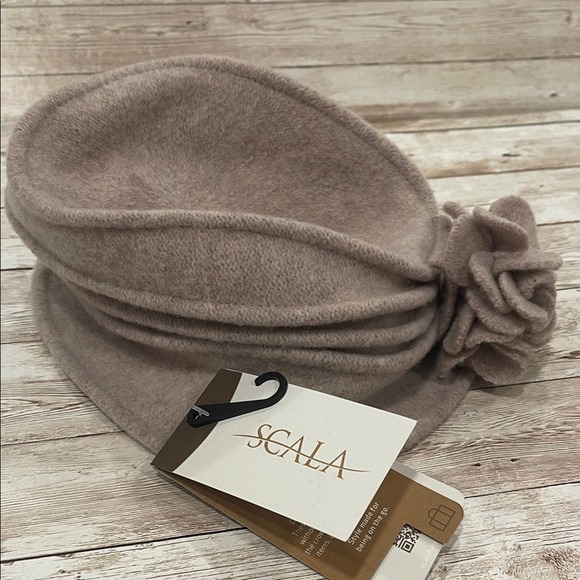 Scala Womens Taupe Wool Felt Packable Cloche Hat Floral Accent LW497 NEW - Picture 9 of 9